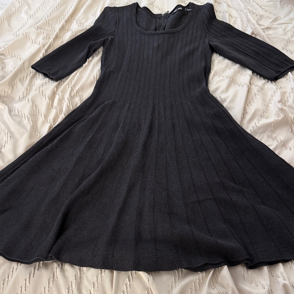 Elegant Dark Grey Ribbed Dress